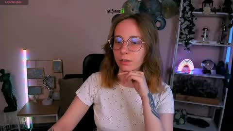Snapshot of catherine_kitty chatting on May 19, 5:58 am Catherine online show from May 19, 5:58 am