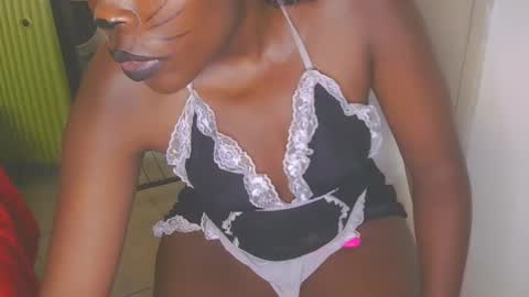 catrine online show from October 18, 8:37 am