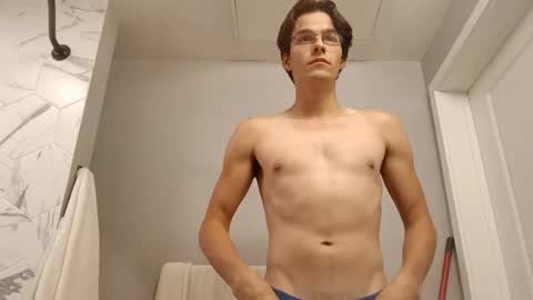 Snapshot of cats_summer chatting on November 25, 8:47 am cats_summer online show from November 25, 8:47 am