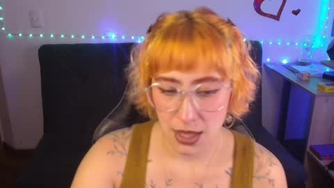 Snapshot of catsito chatting on June 5, 1:56 am im MIA -Independent Model MY OF is catsito3 online show from June 5, 1:56 am