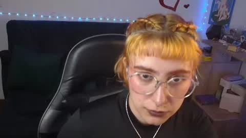 Snapshot of catsito chatting on June 12, 2:21 am im MIA -Independent Model MY OF is catsito3 online show from June 12, 2:21 am