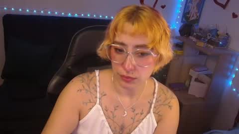 Snapshot of catsito chatting on June 13, 5:49 am im MIA -Independent Model MY OF is catsito3 online show from June 13, 5:49 am