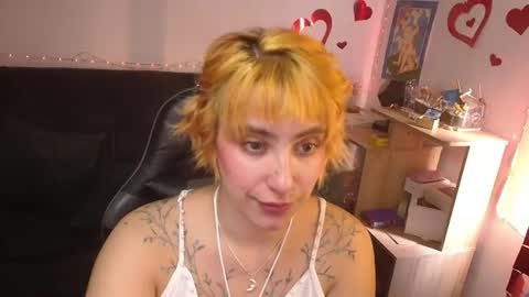 Snapshot of catsito chatting on June 13, 8:40 pm im MIA -Independent Model MY OF is catsito3 online show from June 13, 8:40 pm