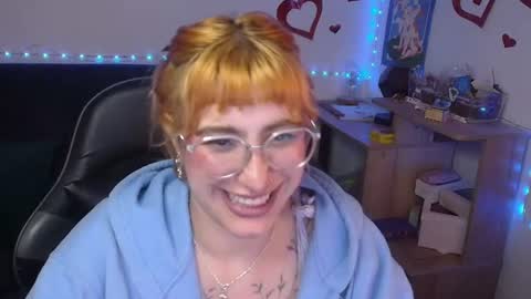 Snapshot of catsito chatting on June 16, 6:16 am im MIA -Independent Model MY OF is catsito3 online show from June 16, 6:16 am