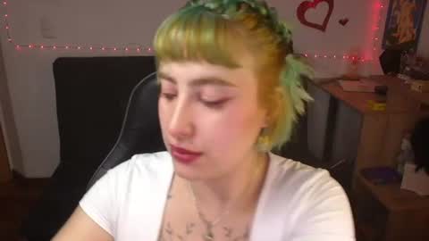 Snapshot of catsito chatting on July 14, 2:05 am im MIA -Independent Model MY OF is catsito3 online show from July 14, 2:05 am