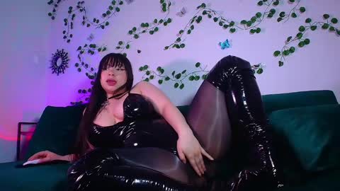 Snapshot of cattaleya002 chatting on March 11, 2:54 am CATALEYA online show from March 11, 2:54 am