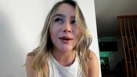 Snapshot of cattaleya_rose chatting on October 13, 2:00 am Catta  online show from October 13, 2:00 am