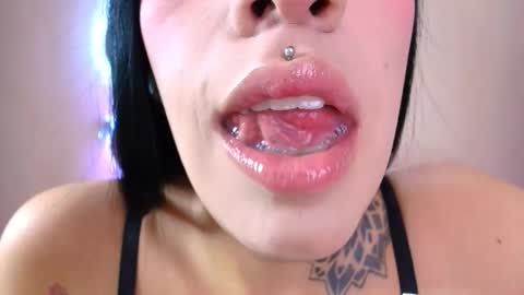 Snapshot of catte_jensen chatting on November 25, 4:01 am Cattleya online show from November 25, 4:01 am