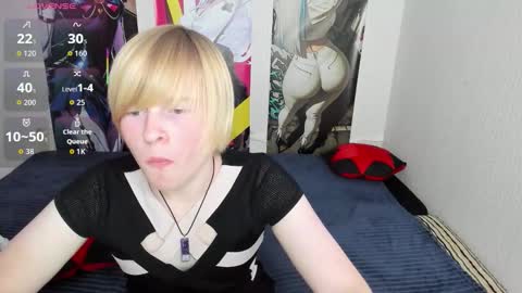 Snapshot of cattie_w_ chatting on October 17, 2:04 am cattie_w_ online show from October 17, 2:04 am