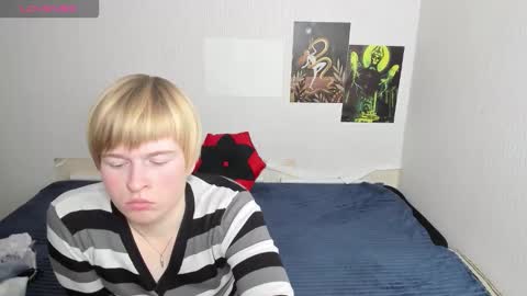 cattie_w_ online show from November 22, 1:37 am