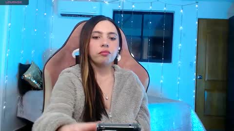 Snapshot of cattleya069 chatting on September 18, 4:58 am Cattleya you can tell me Leya too. online show from September 18, 4:58 am