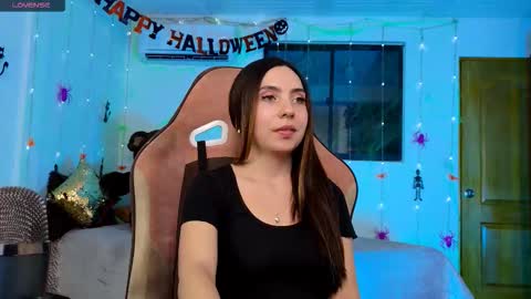 Snapshot of cattleya069 chatting on October 21, 4:13 am Cattleya you can tell me Leya too. online show from October 21, 4:13 am