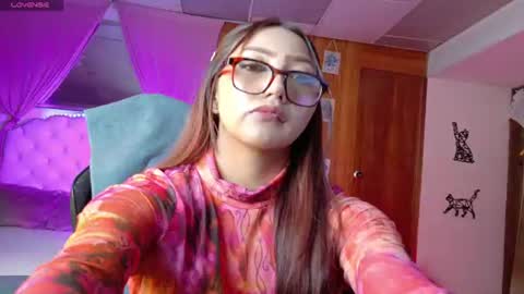 Snapshot of cattleya_love_ chatting on July 23, 3:15 am Cattleya online show from July 23, 3:15 am