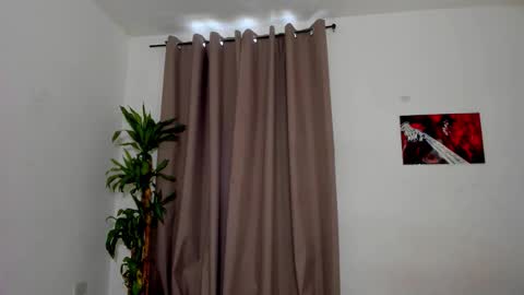 Snapshot of catty_noir1 chatting on February 10, 8:24 pm Catty online show from February 10, 8:24 pm