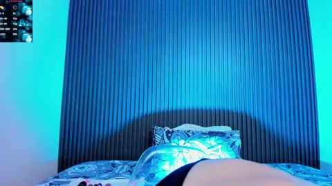 Snapshot of caty_sex4u chatting on May 1, 7:02 am caty online show from May 1, 7:02 am
