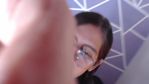 cava_pretty online show from December 16, 5:06 am