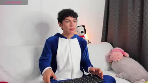 Cayden online show from November 17, 4:07 am