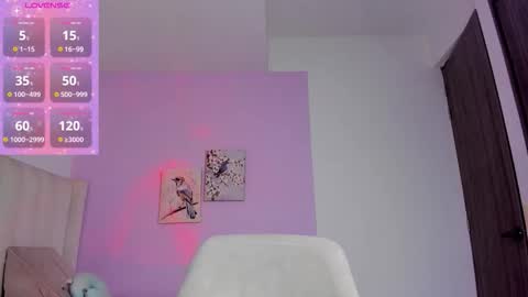 Snapshot of caylin_jordan chatting on October 10, 11:53 am Cay online show from October 10, 11:53 am