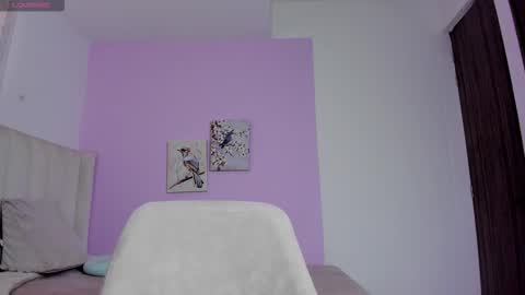 Snapshot of caylin_jordan chatting on October 17, 1:03 pm Cay online show from October 17, 1:03 pm