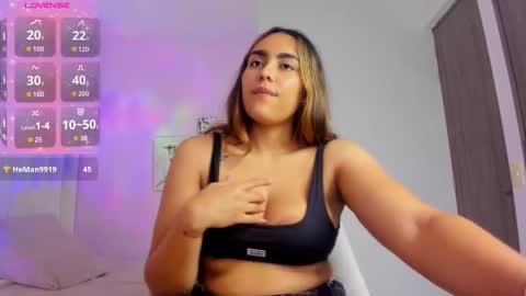 Snapshot of caylin_jordan chatting on November 9, 12:25 pm Cay online show from November 9, 12:25 pm