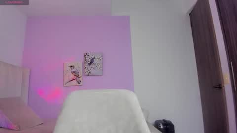 Snapshot of caylin_jordan chatting on November 13, 12:04 pm Cay online show from November 13, 12:04 pm