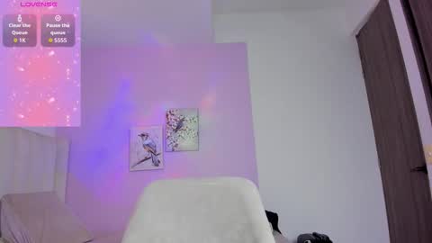 Snapshot of caylin_jordan chatting on November 18, 12:31 pm Cay online show from November 18, 12:31 pm