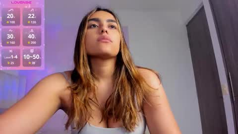 Snapshot of caylin_jordan chatting on December 14, 10:20 am Cay online show from December 14, 10:20 am