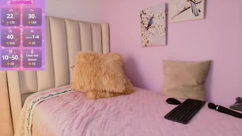 Cay online show from April 14, 2:12 pm