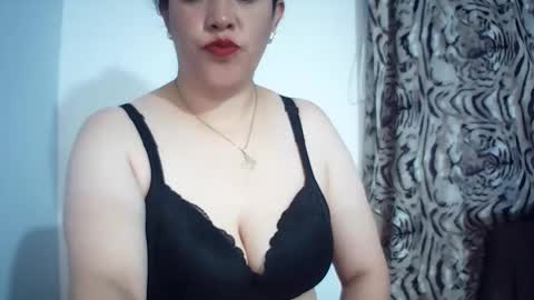 Snapshot of ccharlot chatting on May 25, 12:27 am ccharlot online show from May 25, 12:27 am