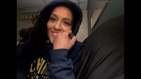 Snapshot of cece_vibez chatting on November 30, 10:08 am cece_vibez online show from November 30, 10:08 am