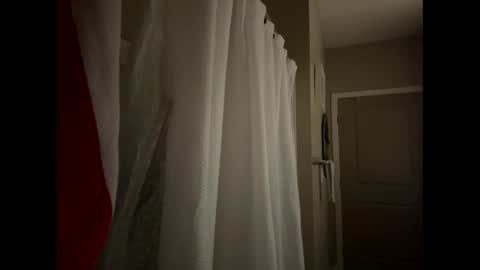 Snapshot of cece_vibez chatting on December 1, 12:37 am cece_vibez online show from December 1, 12:37 am