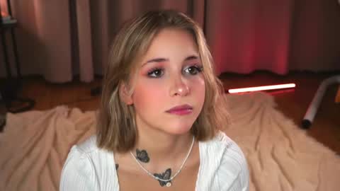 Snapshot of ceceliapidcock chatting on June 7, 7:39 pm Lina online show from June 7, 7:39 pm