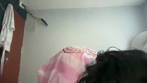 Snapshot of ceci1218 chatting on May 5, 8:39 pm ceci1218 online show from May 5, 8:39 pm