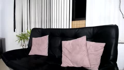 ceci online show from February 10, 1:10 am