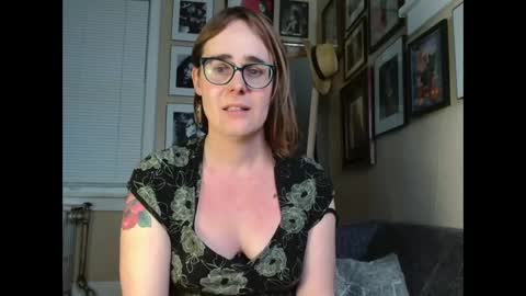 Cecily Saint Claire online show from March 12, 1:51 pm