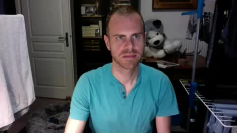 Snapshot of ced_382 chatting on October 27, 2:32 pm ced_382 online show from October 27, 2:32 pm