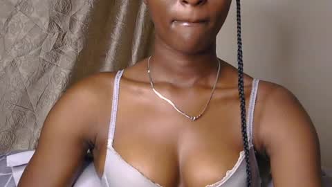 cee_queen online show from June 29, 5:14 am