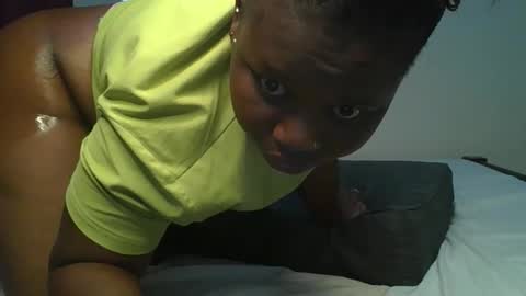 ceepretty25 online show from March 18, 12:30 pm