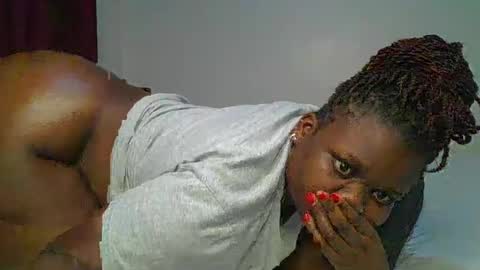Snapshot of ceepretty25 chatting on May 15, 1:51 pm ceepretty25 online show from May 15, 1:51 pm