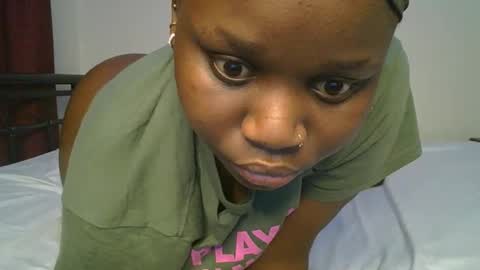 Snapshot of ceepretty25 chatting on May 19, 2:23 pm ceepretty25 online show from May 19, 2:23 pm