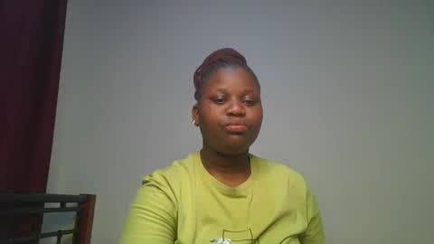 Snapshot of ceepretty25 chatting on June 1, 12:12 am ceepretty25 online show from June 1, 12:12 am