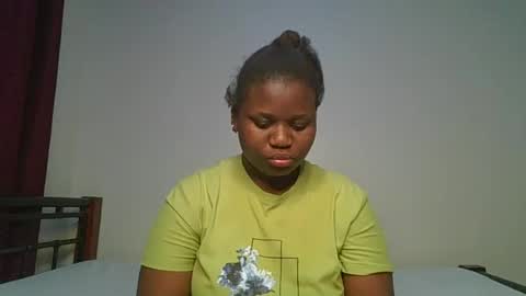 Snapshot of ceepretty25 chatting on June 19, 12:15 am ceepretty25 online show from June 19, 12:15 am