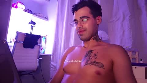 Snapshot of celesluddenn chatting on October 14, 4:46 am Celes online show from October 14, 4:46 am