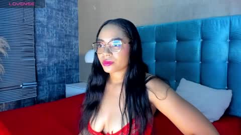 Snapshot of celeste_lil chatting on June 4, 8:37 pm C E L E S T E online show from June 4, 8:37 pm