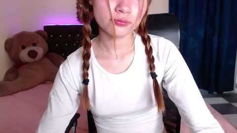 C E L E S T E  online show from March 19, 1:48 pm