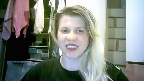 celeste_naughty_ online show from June 25, 10:20 am