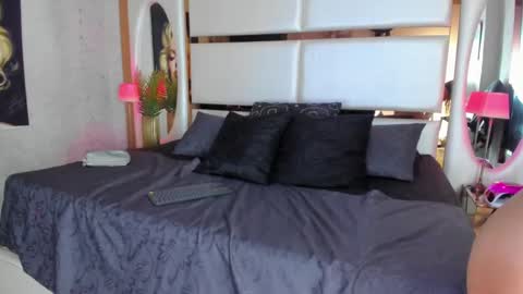 celeste_starsss online show from March 5, 9:26 pm