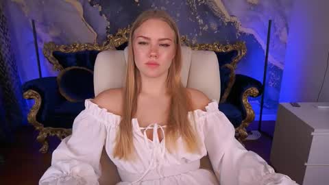 Snapshot of celestenoirr chatting on September 17, 1:13 pm celestenoirr online show from September 17, 1:13 pm