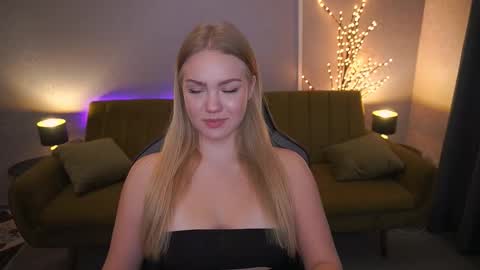 Snapshot of celestenoirr chatting on October 2, 6:42 am celestenoirr online show from October 2, 6:42 am