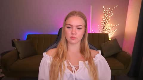 Snapshot of celestenoirr chatting on October 14, 6:25 am celestenoirr online show from October 14, 6:25 am